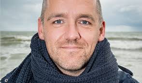 Find top songs and albums by niels destadsbader including de wereld draait voor jou, mee naar boven and more. Wie Wordt West Vlaams Ambassadeur Dit Is De Top 10 Van De Genomineerden Focus En Wtv