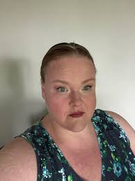 Hi there! We're having our wedding this October in Carpentersville,IL. I'm  having a hard time finding a kneeling bench or something similar to use  during our ceremony. Please let me know if