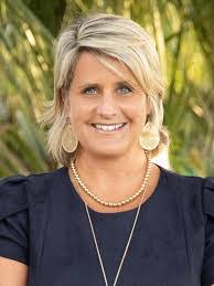 Alison Keller's Instagram, Twitter & Facebook