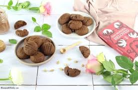 Biscuits Chocolat Et Cardamome Brian Iz In The Kitchen En 2020 Biscuit Chocolat Gateaux Et Desserts Dessert Chocolat