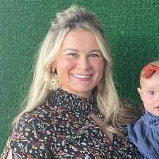 Ashley Scallan's Instagram, Twitter & Facebook