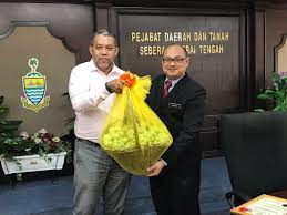 Video korporat pejabat daerah dan tanah seberang perai tengah. Pdtbatangpadang Sur Twitter Lawatan Ssr Pejabat Daerah Dan Tanah Batang Padang Ke Pejabat Daerah Dan Tanah Seberang Perai Tengah 6 Ogos 2019