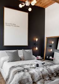 inspiration on adore le contraste mur fonce blanc on aime plus charcoal mais je trouvai oda dekoru yatak odasi tasarimlari yatak odasi dekorasyon fikirleri