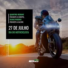 Motociclista estranha criatura pendura bandeiras por onde passa usa roupa de couro, tatuagens pelo corpo, bandana na cabeça, colete e brasão, patchs e bottons, correntes, anéis e metais, caveiras… Moto Com Br On Twitter Muitos Falam Sobre Liberdade Mas Somente Os Motociclistas A Conhecem De Verdade Feliz Diadomotociclista A Todos Nos Https T Co Orezaht8ty