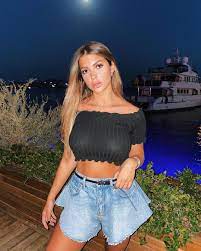 Check spelling or type a new query. Kristina Zhena Romana Yaremchuka Forvard Sbornoj Ukrainy Vstrechaetsya S Nej S 16 Let 11 Druzej Zinchenko Blogi Sports Ru