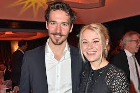 Herzlich willkommen auf der offiziellen seite von miriam neureuther! Miriam Felix Neureuther Im Interview Private Details Uber Ihre Kids Gala De