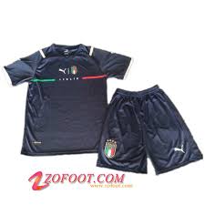 Le 6 juin dernier, l'association ukrainienne de football (auf) dévoilait son maillot pour l'euro 2021. Nouvelle Arrivee Maillot De Equipe Italie Fiable Pas Cher