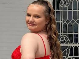 Christmas morning was supposed to be full of laughter and wrapping paper.  Instead, this family is now facing an unimaginable loss 💔 Scarlett  suddenly passed away