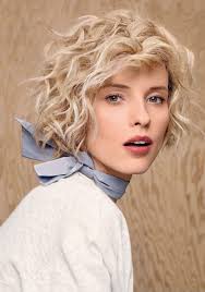 50 Coiffures Sur Cheveux Courts Inspirees Par Les Stars Coupe De Cheveux Cheveux Courts Coiffure Courte