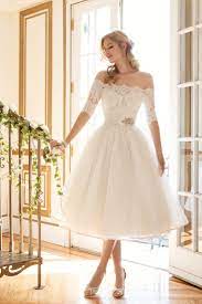 Abito da sposa corto davanti lungo dietro: Abiti Da Sposa Vintage In Pizzo Corti E Stile Anni 70 I Piu Chic Pourfemme