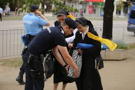 Suntem total pregatiti pentru aceasta misiune, a declarat ciprian miron, seful politiei capitalei, potrivit digi24. Mii De Pelerini AÈ™teaptÄƒ Sosirea Papei Francisc La IaÈ™i Libertatea