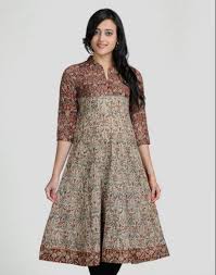 Sebaiknya gunakan brokat hanya untuk atasan saja. 21 Model Baju Batik Wanita Gemuk Agar Terlihat Langsing