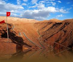 🇲🇦 (ma) = 🇲 (m) + 🇦 (a)das ist die marokkanische flagge mit einem grünen fünfzackigen stern ⭐️ in der mitte der roten flagge, die als „suleimans siegel bezeichnet wird. Jeep Touren Durch Die Sahara Kameltrekking Und 4x4 In Marokko