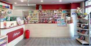 In quell'occasione suggerivamo di cercare questo tipo di arredi nei reparti business, non presenti. Arredamenti Ed Espositori Specifici Per La Tabaccheria