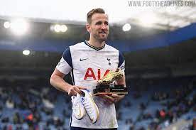 Harry kane at an england training session on monday. Harry Kane Receives Special Nike Phantom Gt Boots For Premier League S Golden Boot And Playmaker Footy Headlines