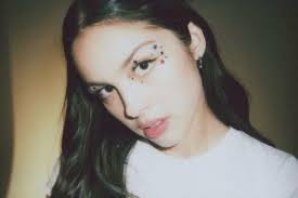 Fakta Olivia Rodrigo, Raih Puluhan Juta Dolar di Usia Muda