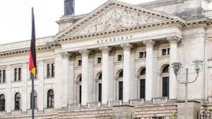 Lesen sie berichte und neuigkeiten über den bundesrat. Eine Jubilaumssitzung Mit Viel Arbeitsroutine Bundesrat Billigt Auf 1000 Tagung Neues Elterngeld Und Langere Frist Bei Insolvenz Nurnberger Blatt