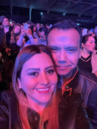 Buen Día, ayer fue nuestro aniversario de bodas. Y estoy agradecida con  Dios por todas las experiencias que me ha permitido vivir a lado de mi  esposo Abelardo Garza, Ama y Ari ,