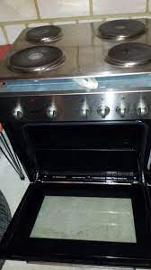Und genau das haben wir uns bei unseren ignis einbaugeräten zum vorsatz gemacht. Ignis Backofen Mit Backblech Rost Kochfeld