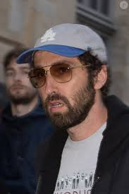 MAISONS DE STARS Elodie Bouchez en couple avec un Daft Punk, le couple  propriétaire d'une discrète demeure dans le Var : Le diaporama