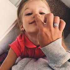 Julia Gresham (jgresham567)