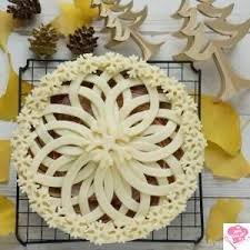 40 Thanksgiving Pies You Need On The Table In 2020 Fancy Pie Crust Pie Decoration Pie Crust Art