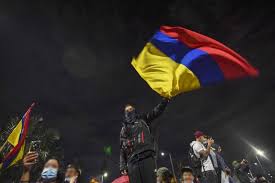 Encuentra vídeos de stock, secuencias en 4k y otras secuencias en hd sobre bandera de colombia en istock. 5axy25 Dtd Upm