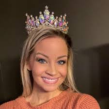 Wendy Ramsdell's Instagram, Twitter & Facebook