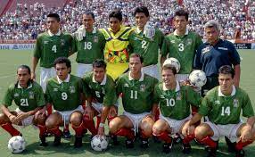 Tras una ausencia al mundial de italia 90, méxico tuvo una gran actuación en el de estados unidos 94 donde lamentablemente fue eliminado ante bulgaria en pen. Con Que Seleccion Mexicana Te Quedas De 1994 A La Fecha Latin Us