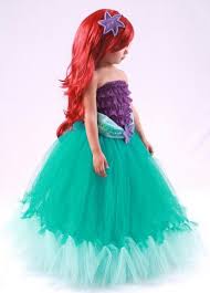 Little Mermaid Ariel Costume Pic Only Love The Top Alternative To A Bikini Top Mermaid Halloween Mermaid Costume Ariel Costumes