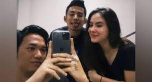 Pasalnya, steffi zamora mencoba peruntungan di dunia tarik suara. Dth Wcbc1jobqm