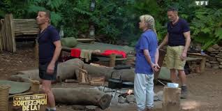 Les célébrités doivent reproduire une combinaison de symboles dans le bon ordre en un minimum de temps, malgré les obstacles présents sur le parcours. Les Audiences Tv Du Mardi 16 Juillet Tf1 Leader En Baisse Avec Je Suis Une Celebrite Sortez Moi De La Devant France 2