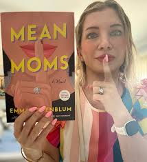 𝐏𝐨𝐫𝐭 𝐀𝐧𝐧𝐚 by Libby Buck. Thanks to @simonbooks #simonbooksbuddy for  the gifted Arc Gwen Gilmore has lost her boyfriend, mother, and job, when  she comes home to stay at her family's