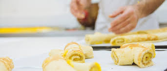 If three meals, not including snacks, take someone three hours a day to prepare, that's an easy $1,365 a week. How To Become A Pastry Chef Salary Qualifications Skills Reviews Seek