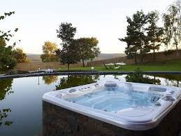 Pin Auf Angebote Fur Suiten Mit Whirlpool