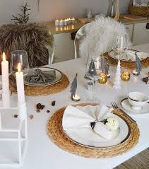 Dining table decorated for christmas and evergreen centrepiece. 28 Christmas Dinner Table Decorations And Easy Diy Ideas