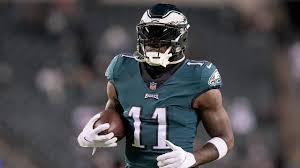 AJ Brown của Eagles giải quyết những tin đồn về tình trạng hỗn loạn trong  phòng