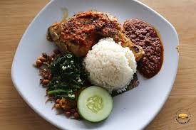 Nasil lemak sambal meletup telah terkenal sejak beberapa tahun yg lepas di sekitar balai islam kota bharu. All About Ceil Nasi Lemak Ayam Taliwang At Yishun Park Hawker Centre
