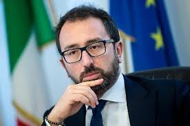 Väldigt kul att bonafide fill your head hittar ut i landet! Alfonso Bonafede Litiga Anche Con I Magistrati Perche Solo Le Toghe Sono Peggio Del Ministro Libero Quotidiano