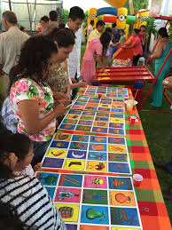 Mômes, c'est le site le plus chouette pour trouver une idée d'activité pour votre enfant et vous propulser au rang de meilleurs parents au monde (oui, oui, tout simplement !). Juegos Juegos Para Fiestas Infantiles Juegos De Feria Juegos Divertidos Para Fiestas