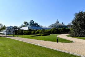 De koninklijke serres van laken (frans: Koninklijke Serres Home