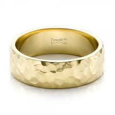 Custom Men S Hammered Wedding Band 100269 Seattle Bellevue Joseph Jewelry Hammered Gold Wedding Band Hammered Yellow Gold Wedding Band Hammered Wedding Bands