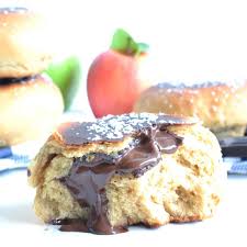Beignets Sans Friture Et Sans Sucres Fourres Au Chocolat Recette Saine Recette Recettes De Cuisine Alimentation Beignets