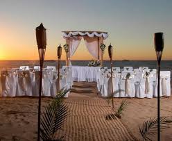Ya sea un gran evento o una reunión intima, por la mañana, la tarde o entrada la noche, este hermoso resort ofrece rituales únicos y. Boda En La Playa Boda En La Playa Bodas En La Playa De Noche Matrimonio Playa
