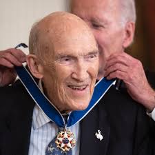 Alan Simpson, three-term senator known for barbed wit, dies at 93