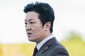 9 Potret Heo Sung Tae di Adamas, Berperan Jadi Manajer Keamanan yang  Karismatik