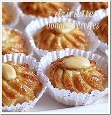 Bonjour Tout Le Monde Comme Promis Voila La Recette Du Gateau Algerien Les Dziriettes Ingredients Pour La French Macaroon Recipes Food Middle Eastern Desserts