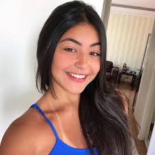 Rebecca Santos's Instagram, Twitter & Facebook