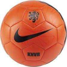 Live voetbal, analyses, video, voetbaluitslagen van de jupiler pro league, buitenlandse competities, champions league, europa league, ek's, wk's en de rode duivels samengevat op één pagina. Bol Com Nike Voetbal Nederlands Elftal Oranje