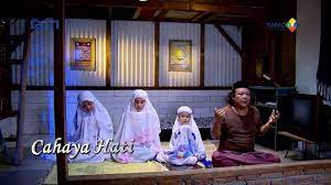 Maybe you would like to learn more about one of these? Rating Sinetron Cahaya Hati Rcti Bikin Kejutan Pemain Dan Kru Gelar Syukuran